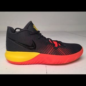 Nike Men’s Kyrie Flytrap basketball Shoes AA7071